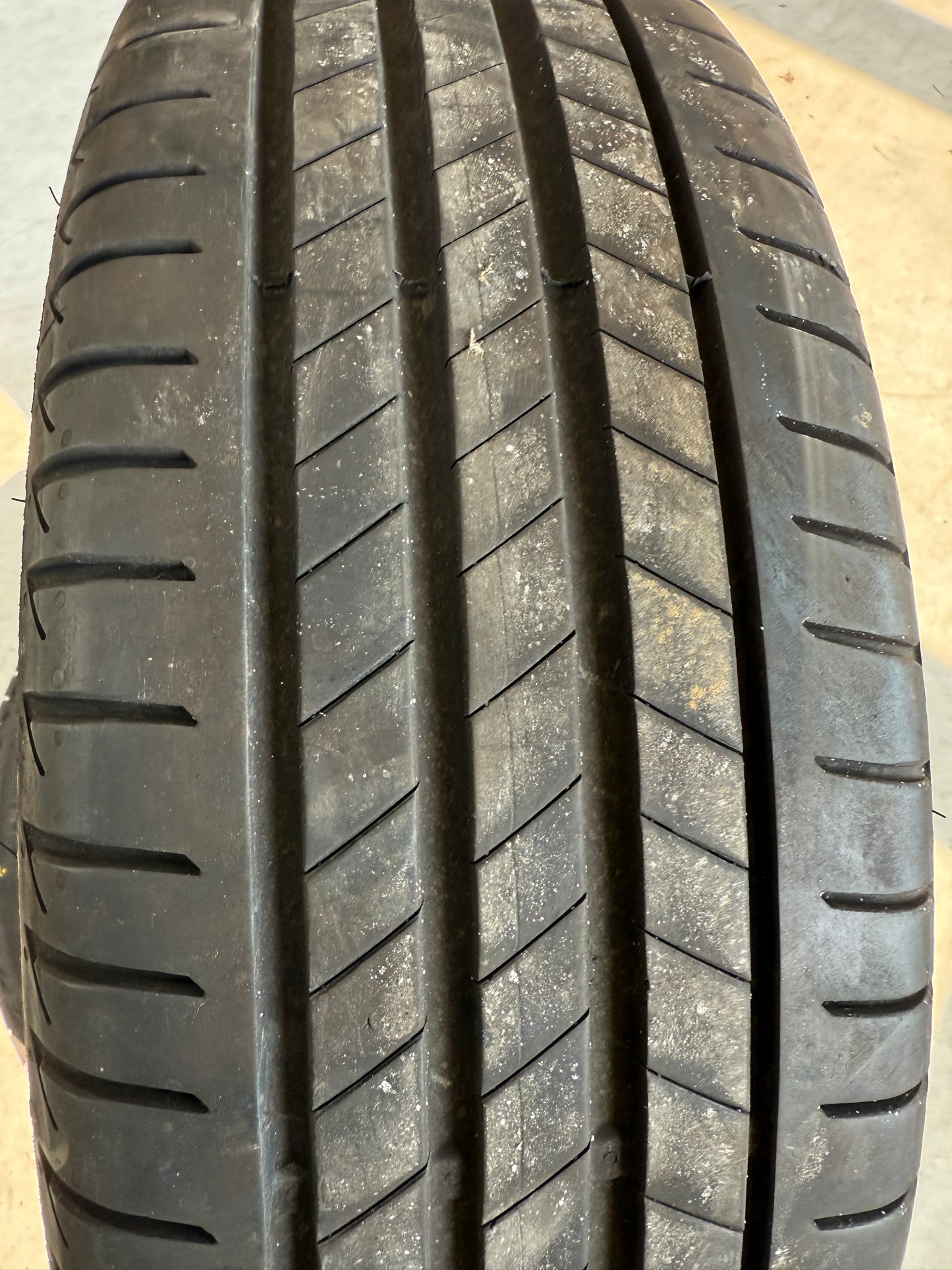 185/65/15 - Estive - Bridgestone - DOT 2021 - Usato