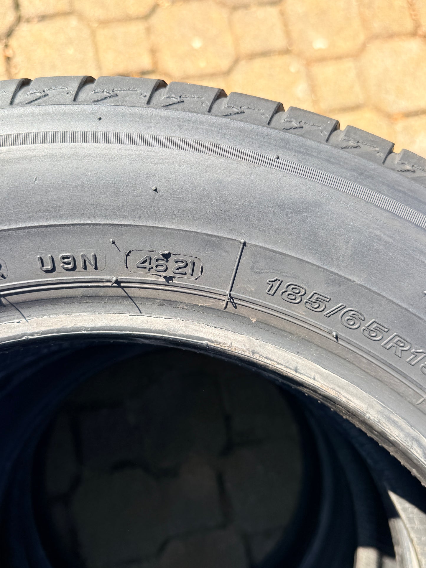 185/65/15 - Estive - Bridgestone - DOT 2021/2022 - Usato