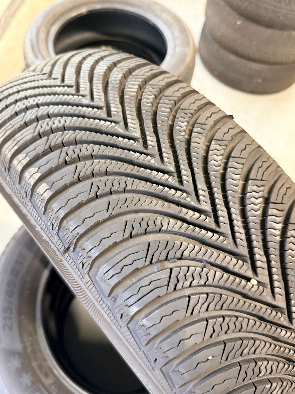 215/65/17 - Invernali - Michelin - DOT 2023 - Usato