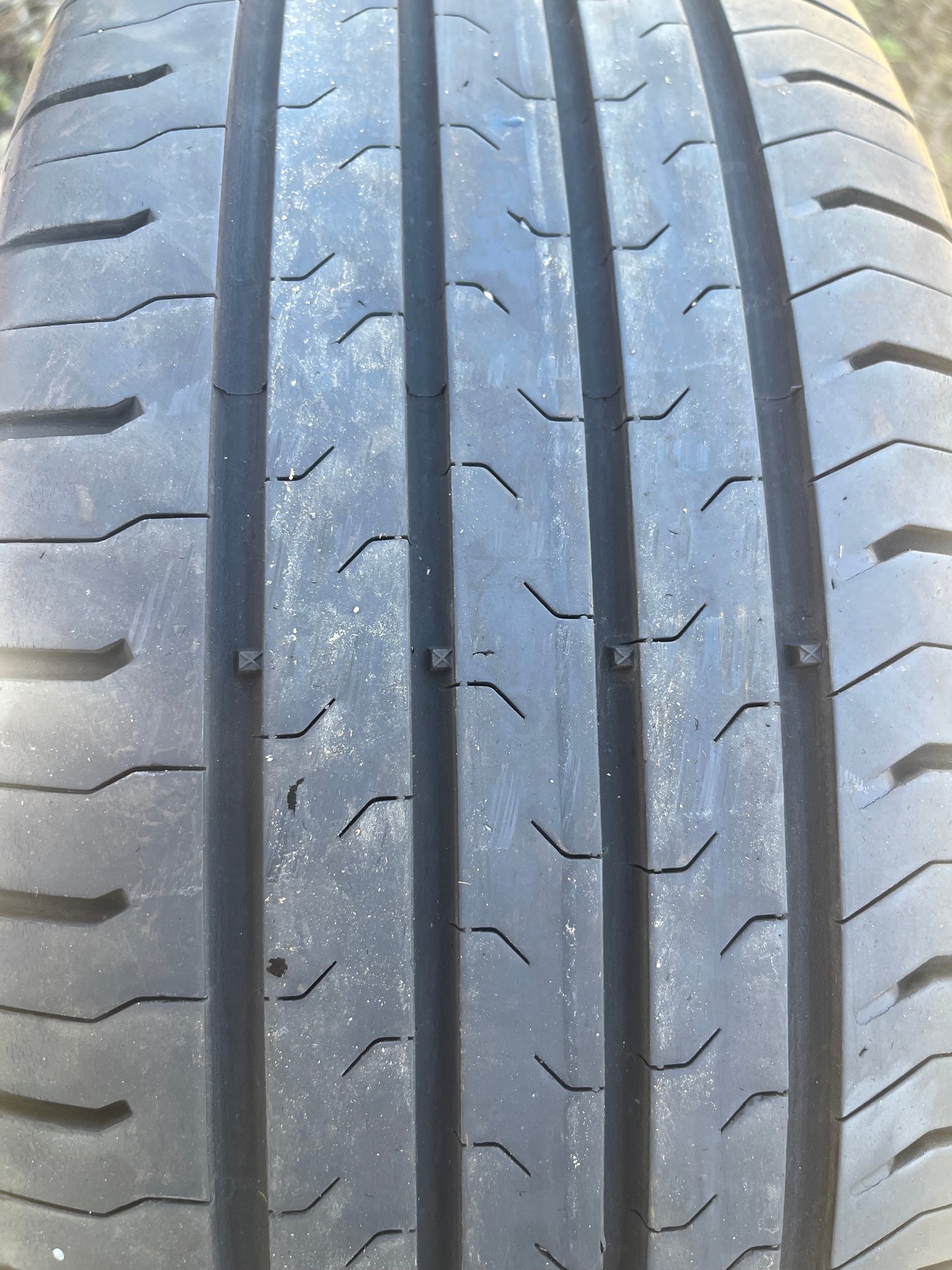 215/60/17 - Estive - Continental - DOT 2019 - Usato