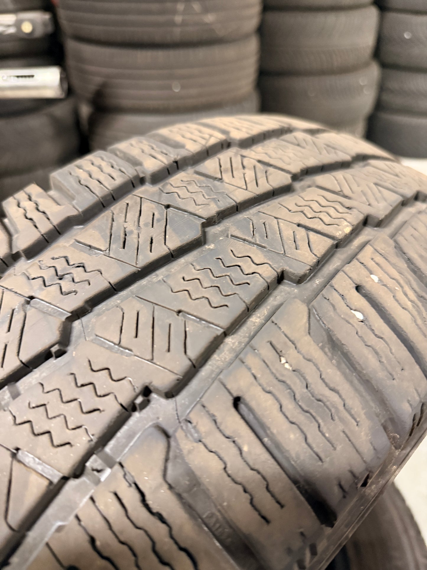 235/65/16C - Invernali - Michelin - DOT 2021 - Usato