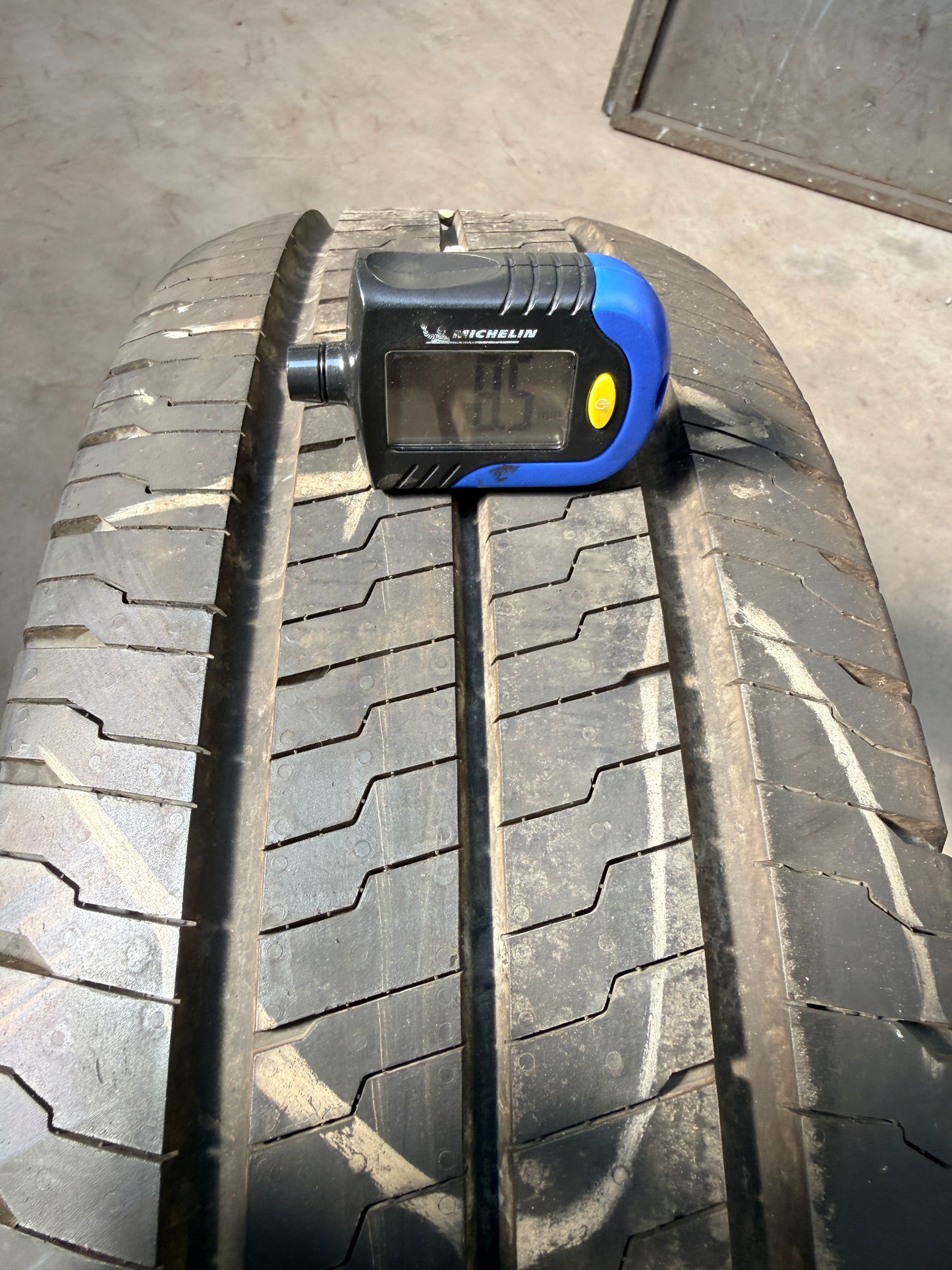 215/70/15C - Estive - Continental - DOT 2024 - Nuove - Demo