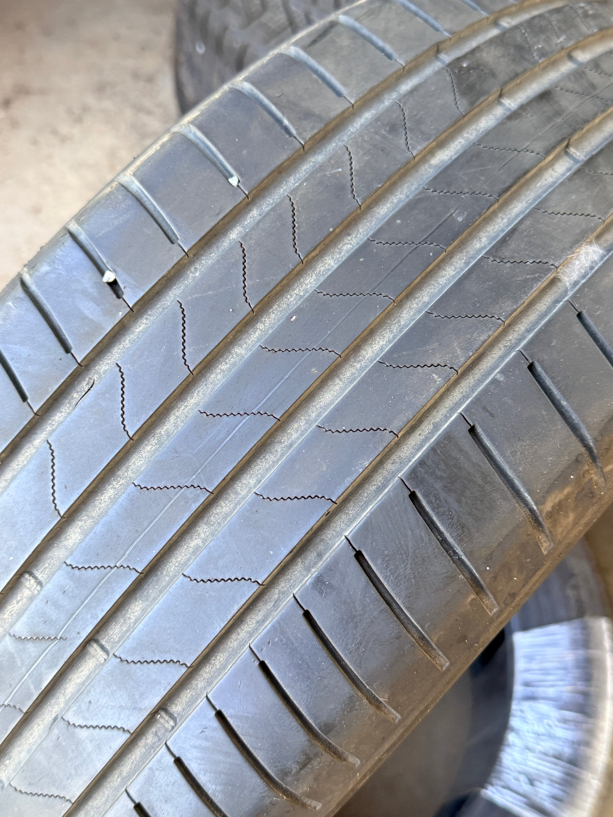205/55/19 - Estive - Bridgestone - DOT 2023 - Usato