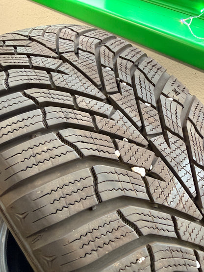 225/55/17 - Invernali - Kumho - DOT 2023 - Usato