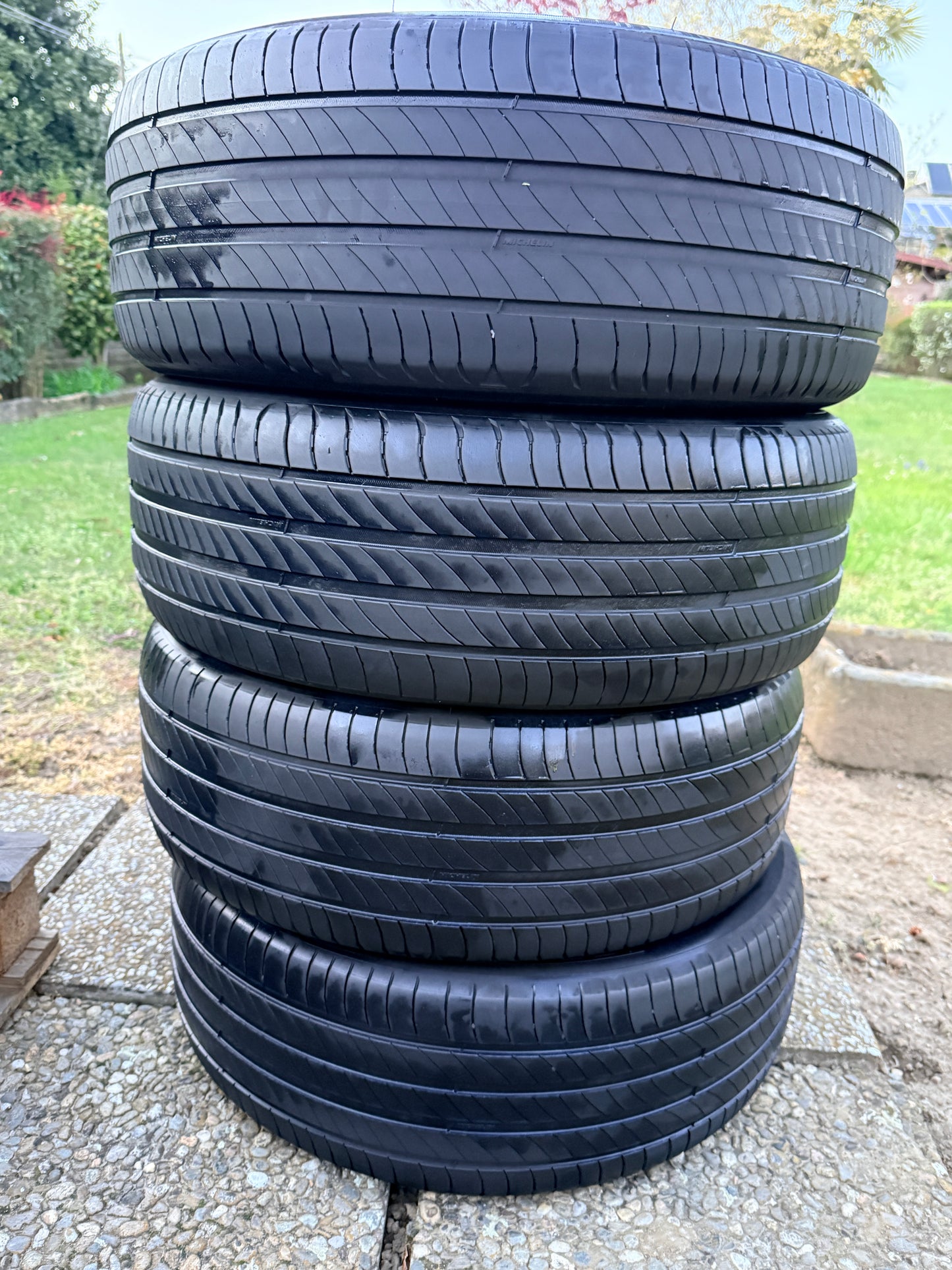 225/55/18-Estive-Michelin - DOT 2019 - Usato