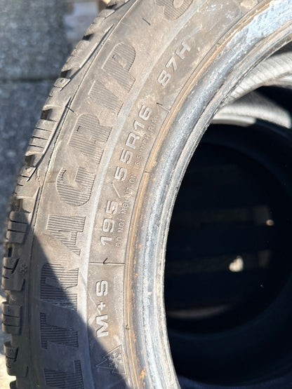195/55/16 - Invernali - Goodyear antiforatura - DOT 2017 - Usato