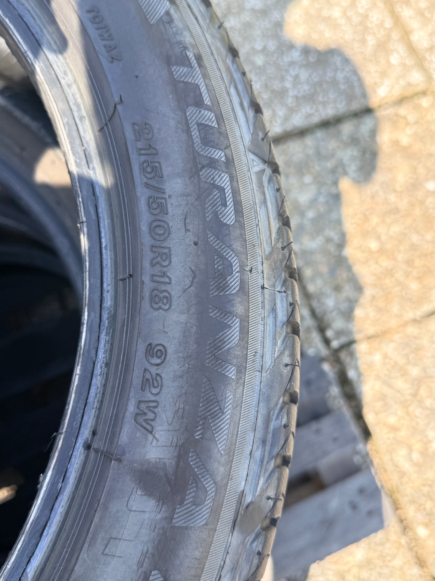 215/50/18 - Estive - Bridgestone - DOT 2022 - Usato