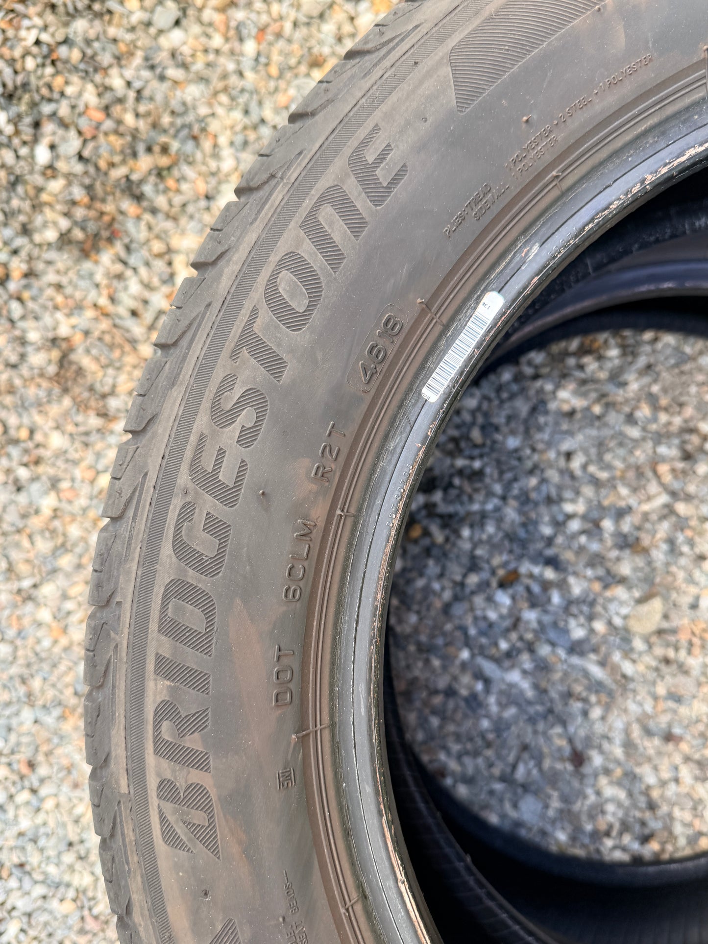 215/55/17 - Estive - Bridgestone - DOT 2018 - Usato
