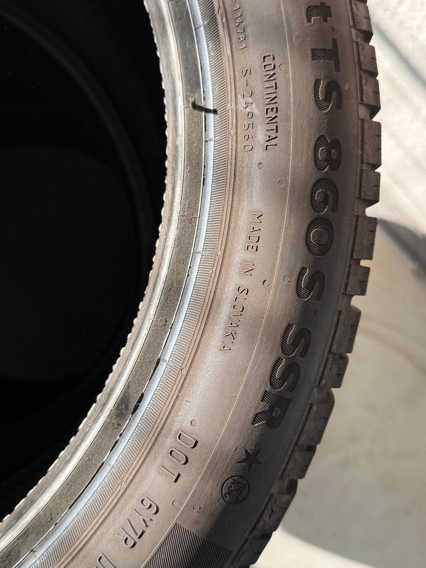 225/45/17 - Invernali - Continental - DOT 2022 - Usato