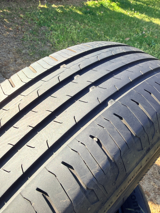 215/65/17 - Estive - Continental - DOT 2021 - Usato
