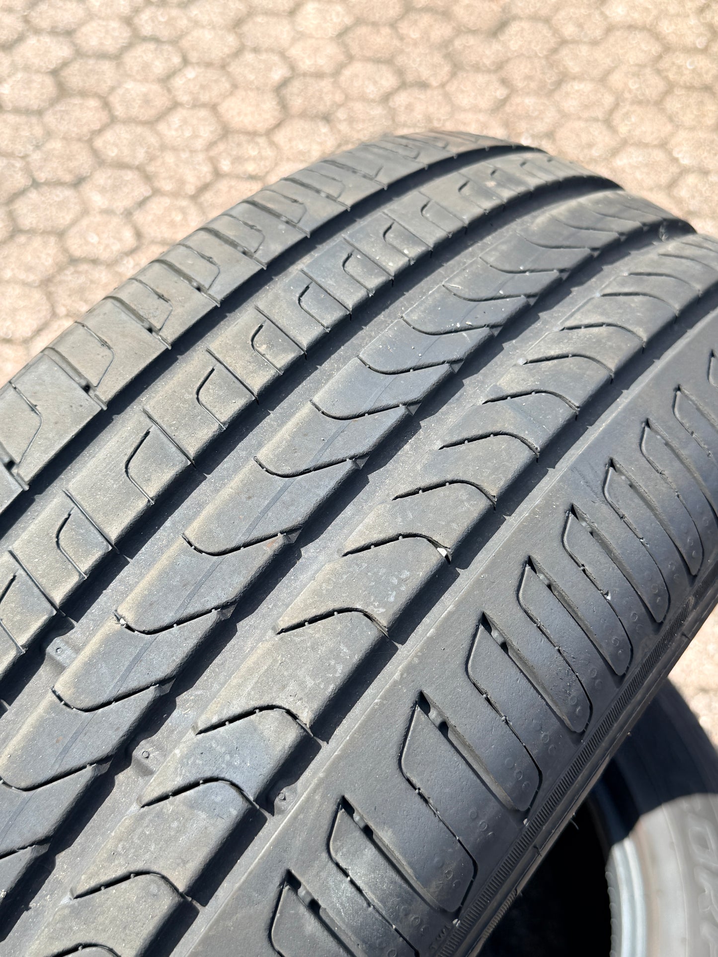235/55/19 - Estive - Pirelli - DOT 2023 - Usato