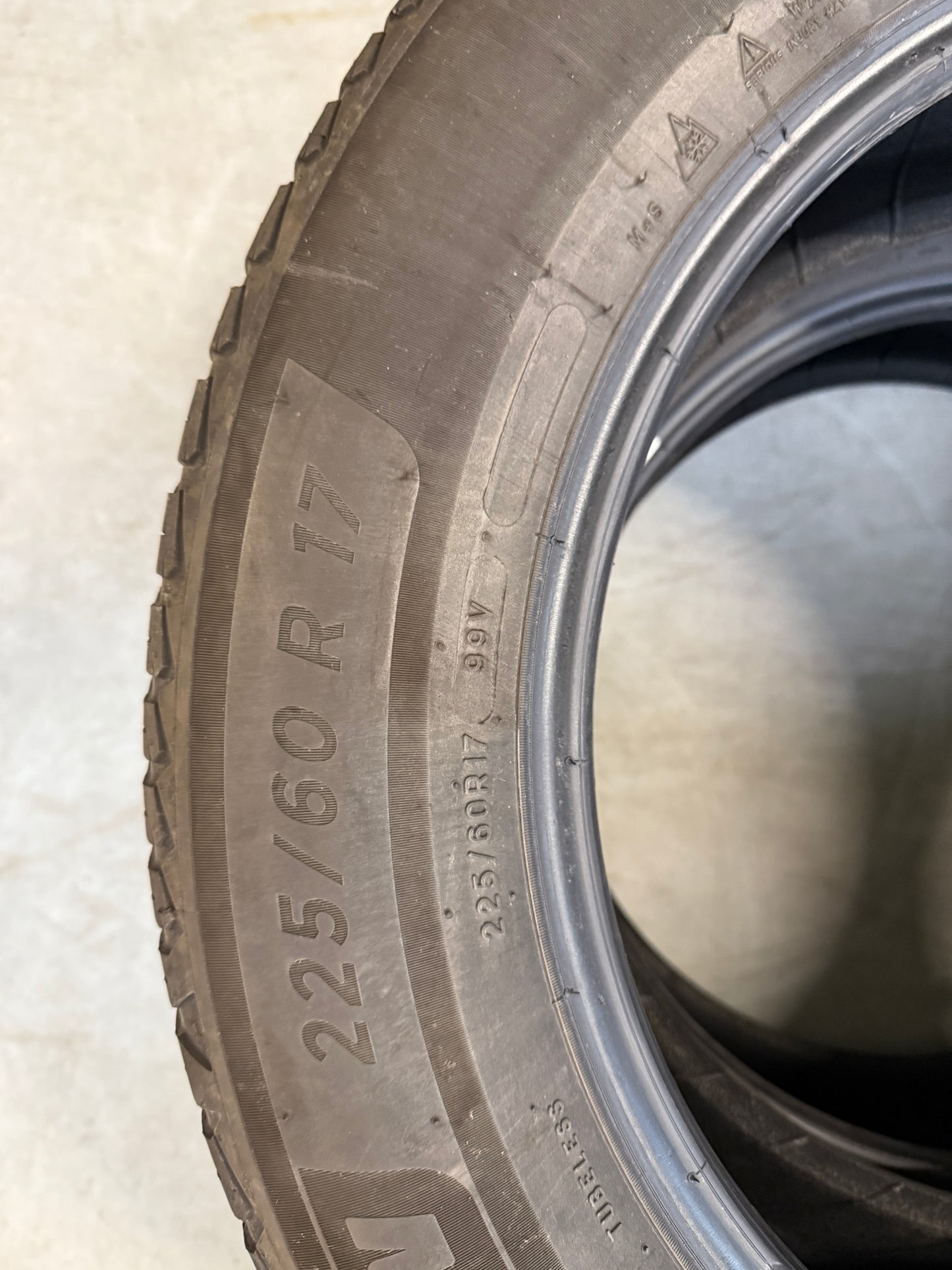 225/60/17 - 4 stagioni - Michelin - DOT 2022 - Usato