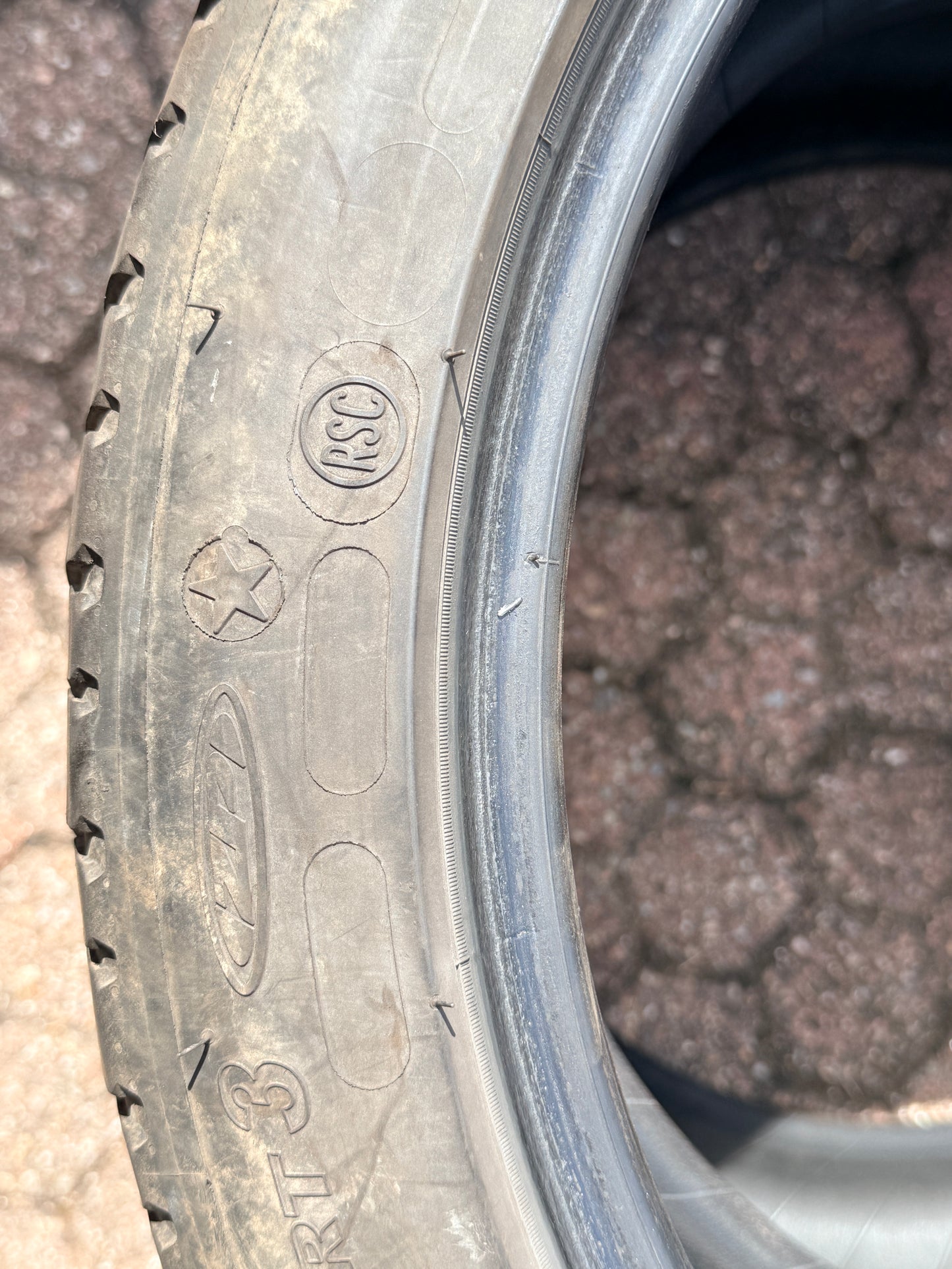 275/40/20-Estive-Michelin- DOT 2022- Usato