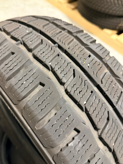 215/70/15C - Invernali - Kumho - DOT 2023 - Usato