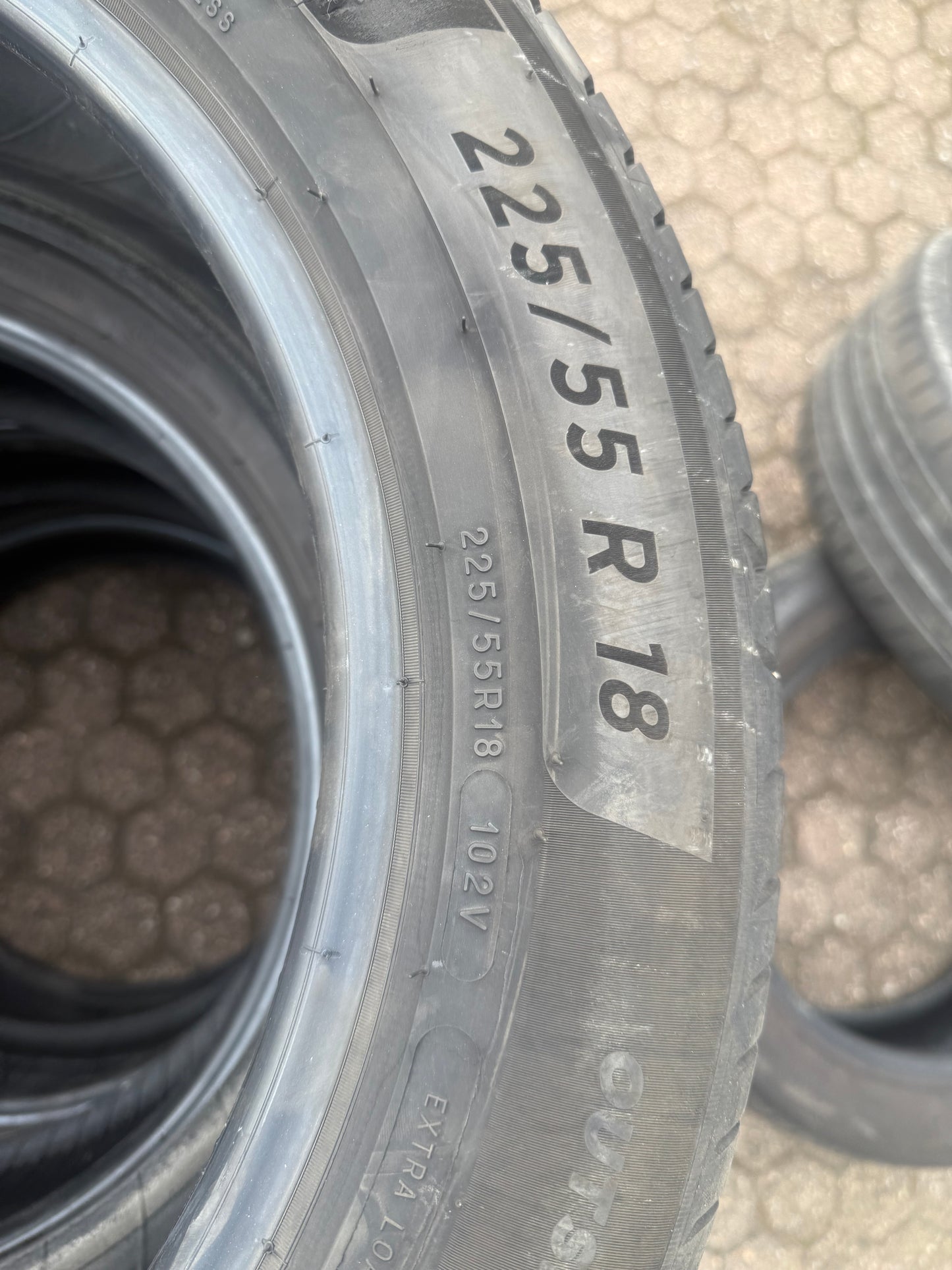 225/55/18-Estive-Michelin - DOT 2022 - Usato