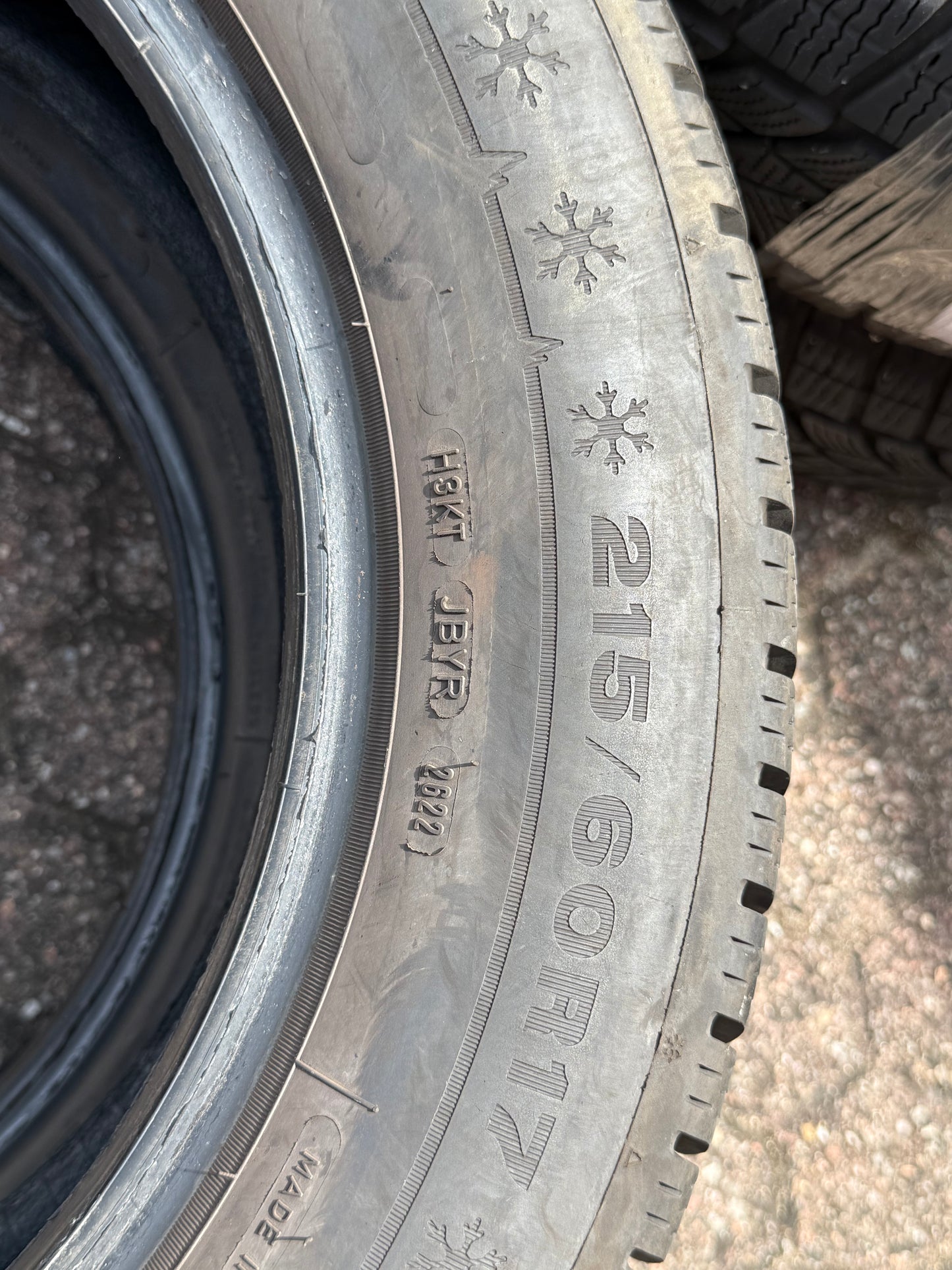 215/60/17 - Invernali - Dunlop - DOT 2022 - Usato