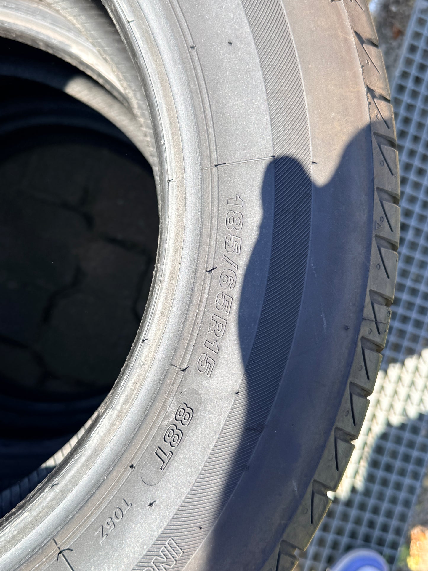 185/65/15 - Estive - Bridgestone - DOT 2021/2022 - Usato