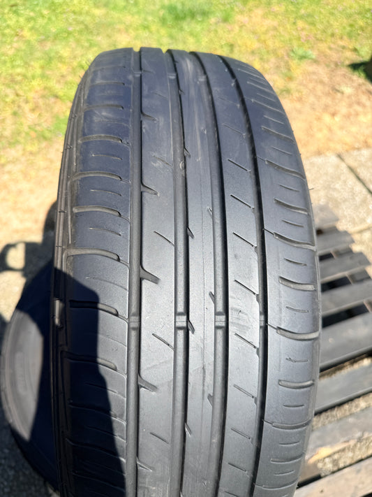 205/60/16 - Estive - Falken - DOT 2018 - Usato
