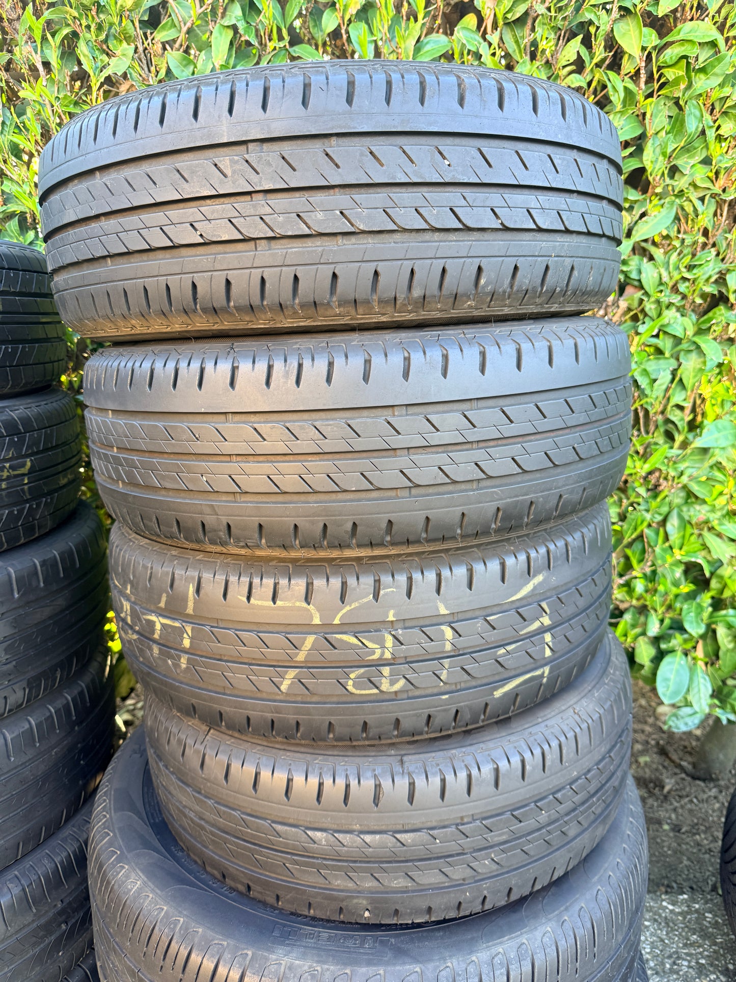 185/60/15 - Estive - Bridgestone - DOT 2016 - Usato