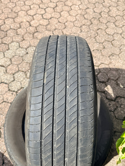 215/65/17 - Estive - Michelin - DOT 2021 - Usato