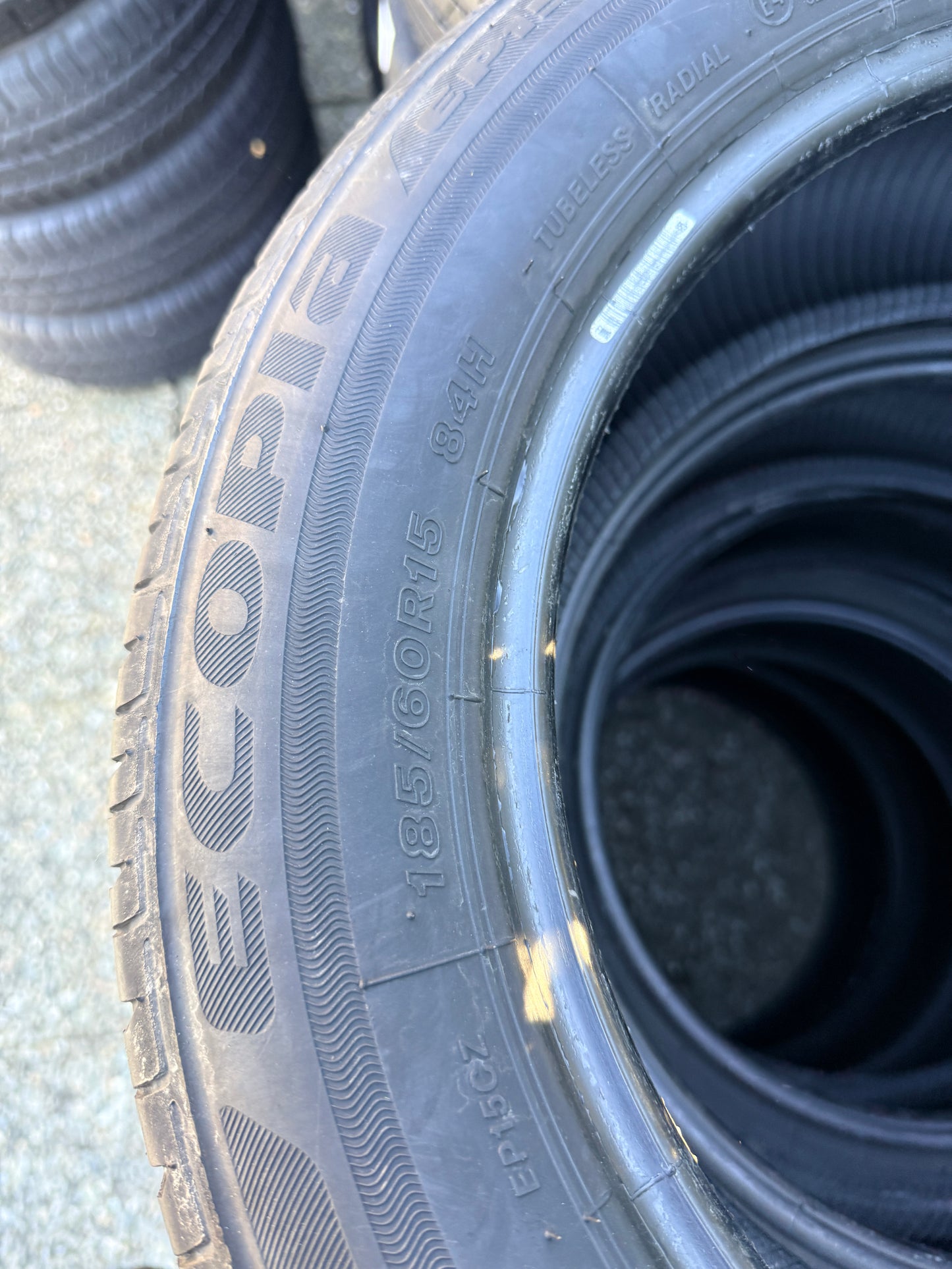 185/60/15 - Estive - Bridgestone - DOT 2016 - Usato