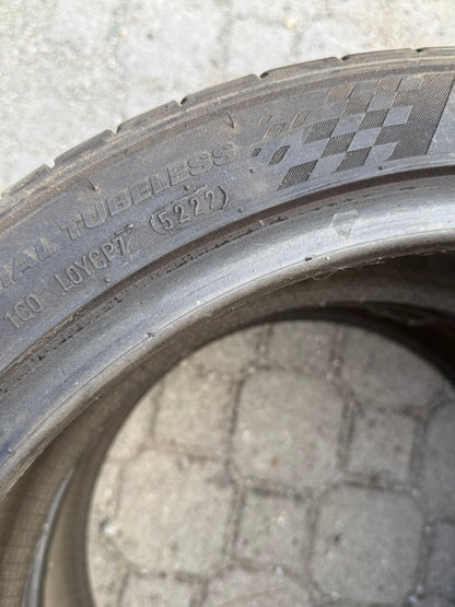 235/40/19 - Estive - Kumho - DOT 2022 - Usato