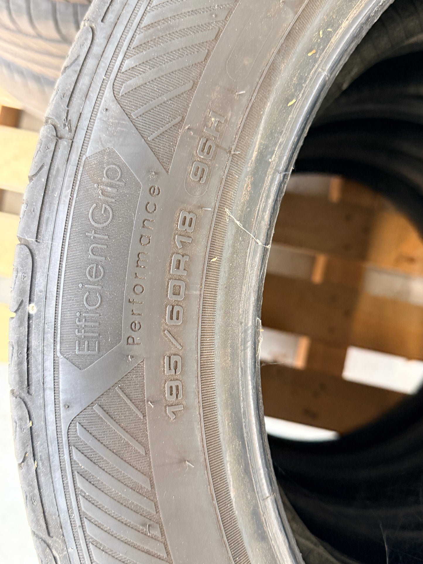 195/60/18 - Estive - Goodyear - DOT 2023 - Usato