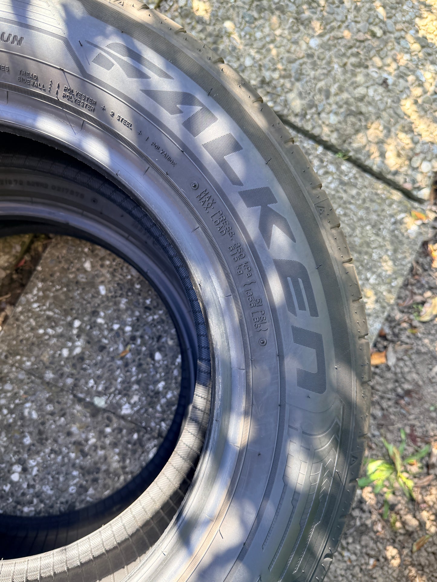 195/65/15-Estive-Falken-DOT 2022-Usato