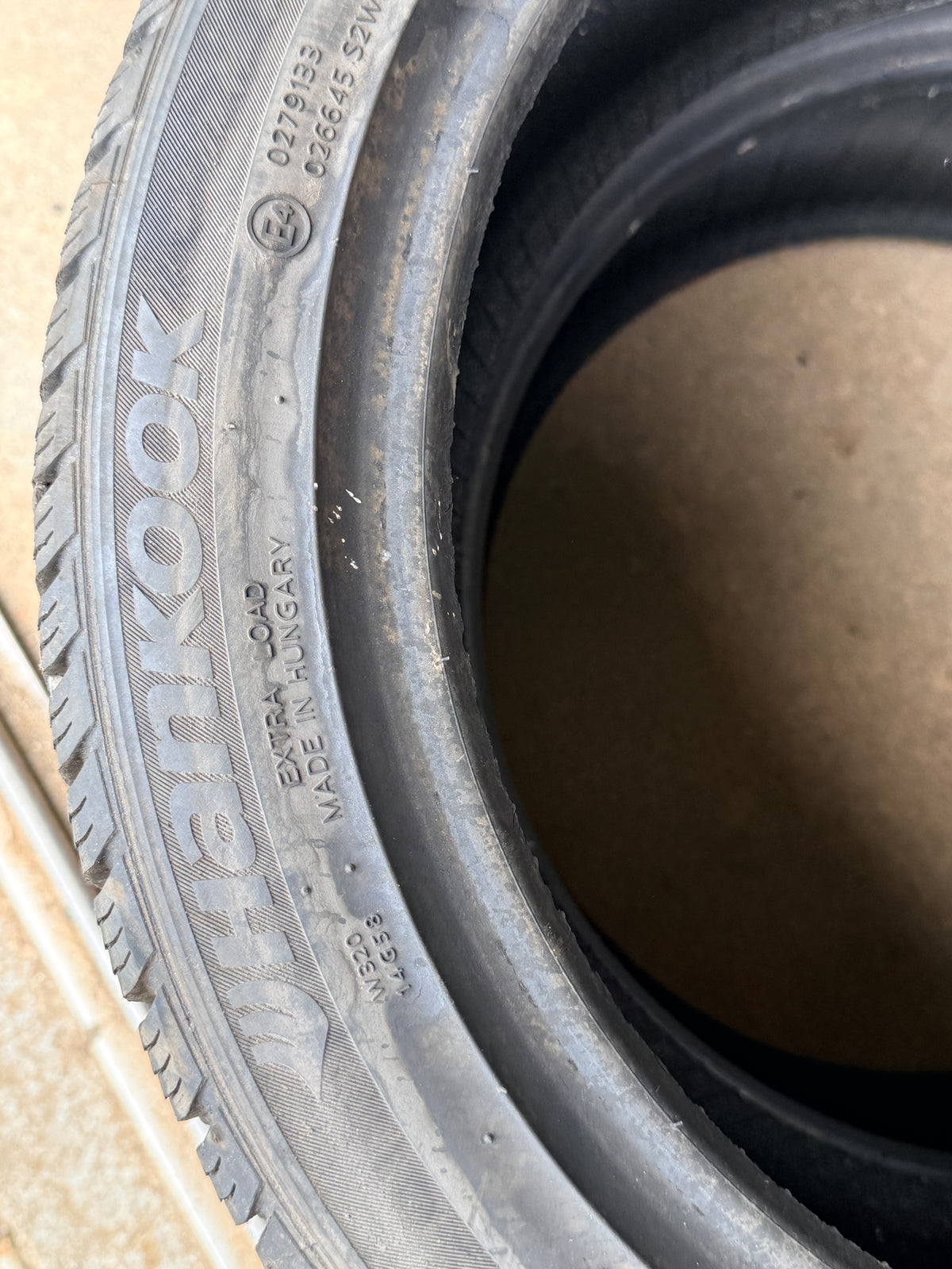 215/45/16 - Invernali - Hankook - DOT 2020 - Usato