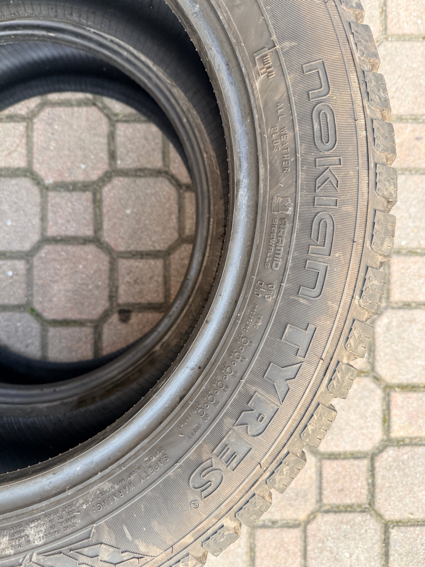 225/55/17C - Invernali - Nokian - DOT 2023 - Usato