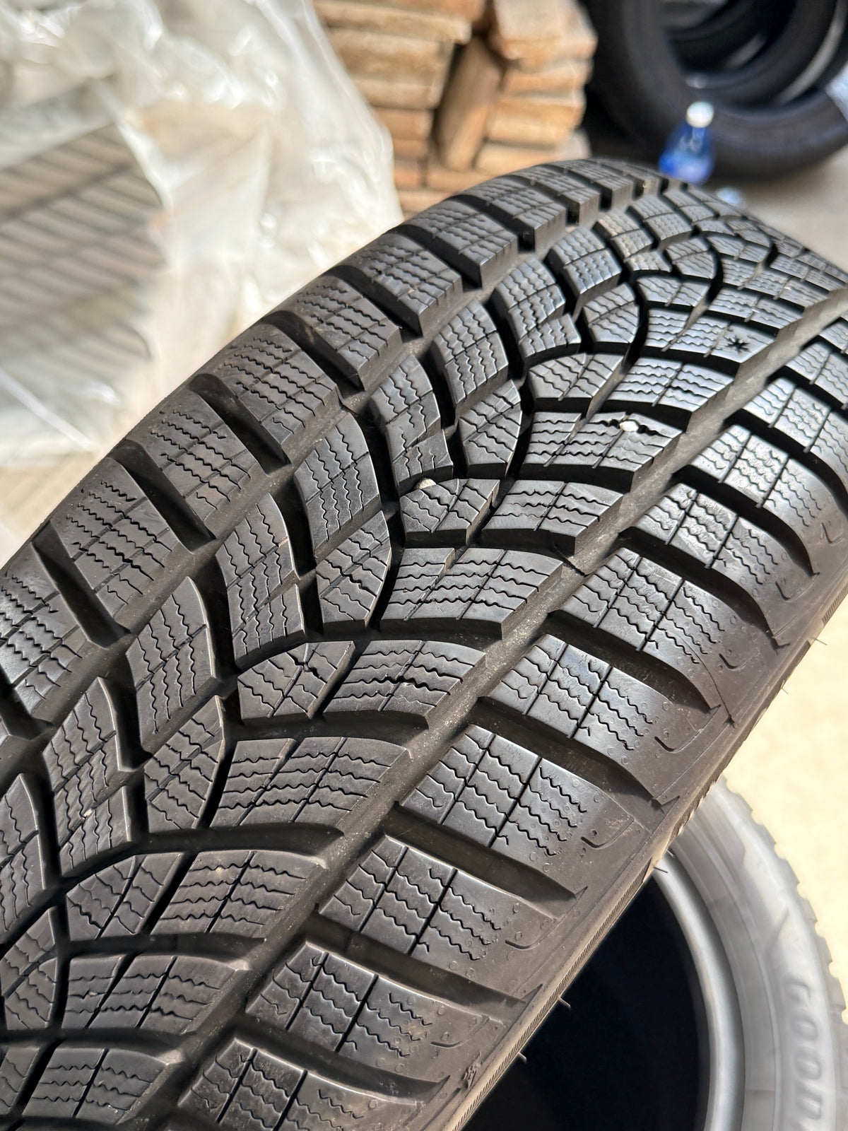 195/60/18-Invernali-Goodyear-DOT 2022-Usato