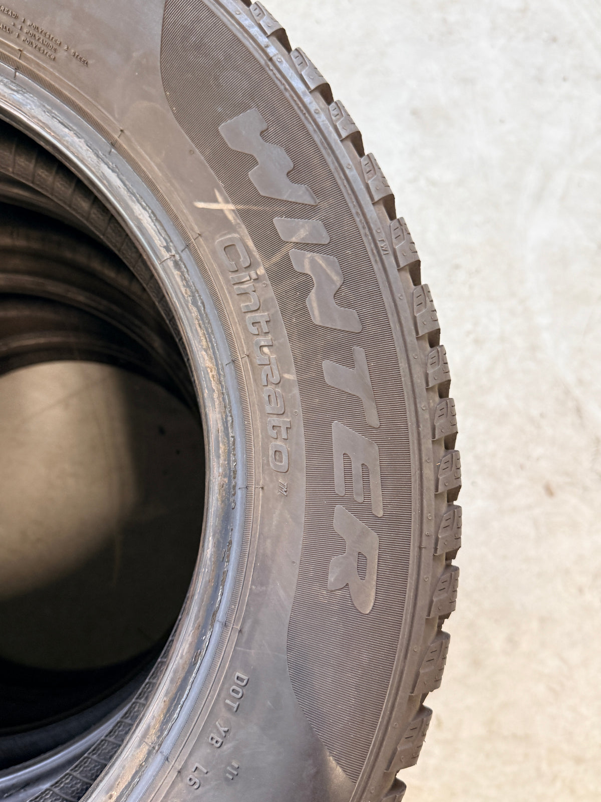 215/60/17 - Invernali - Pirelli - DOT 2021/2022 - Usato