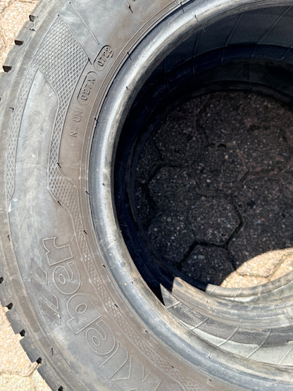 215/65/15C - Estive - Kleber - DOT 2022 - Usato