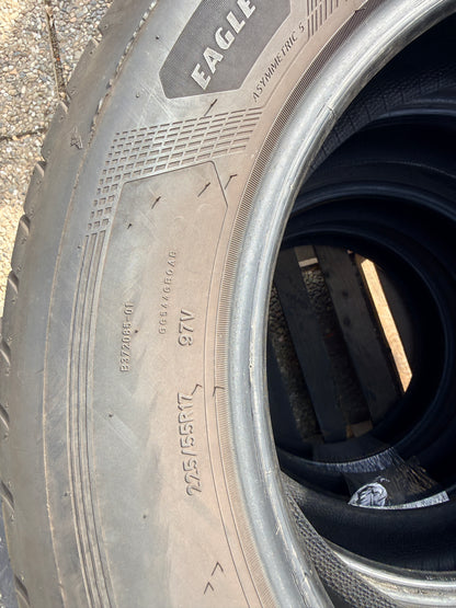 225/55/17 - estive - Goodyear - DOT 2020 - Usato