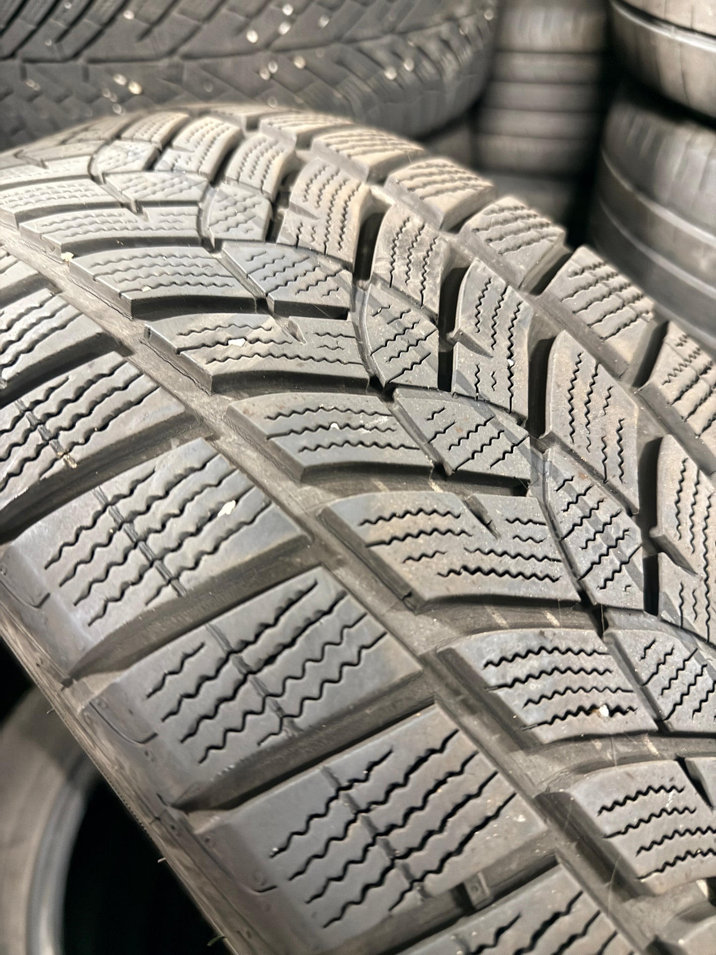 225/55/19 - Invernali - Goodyear - DOT 2021 - Usato