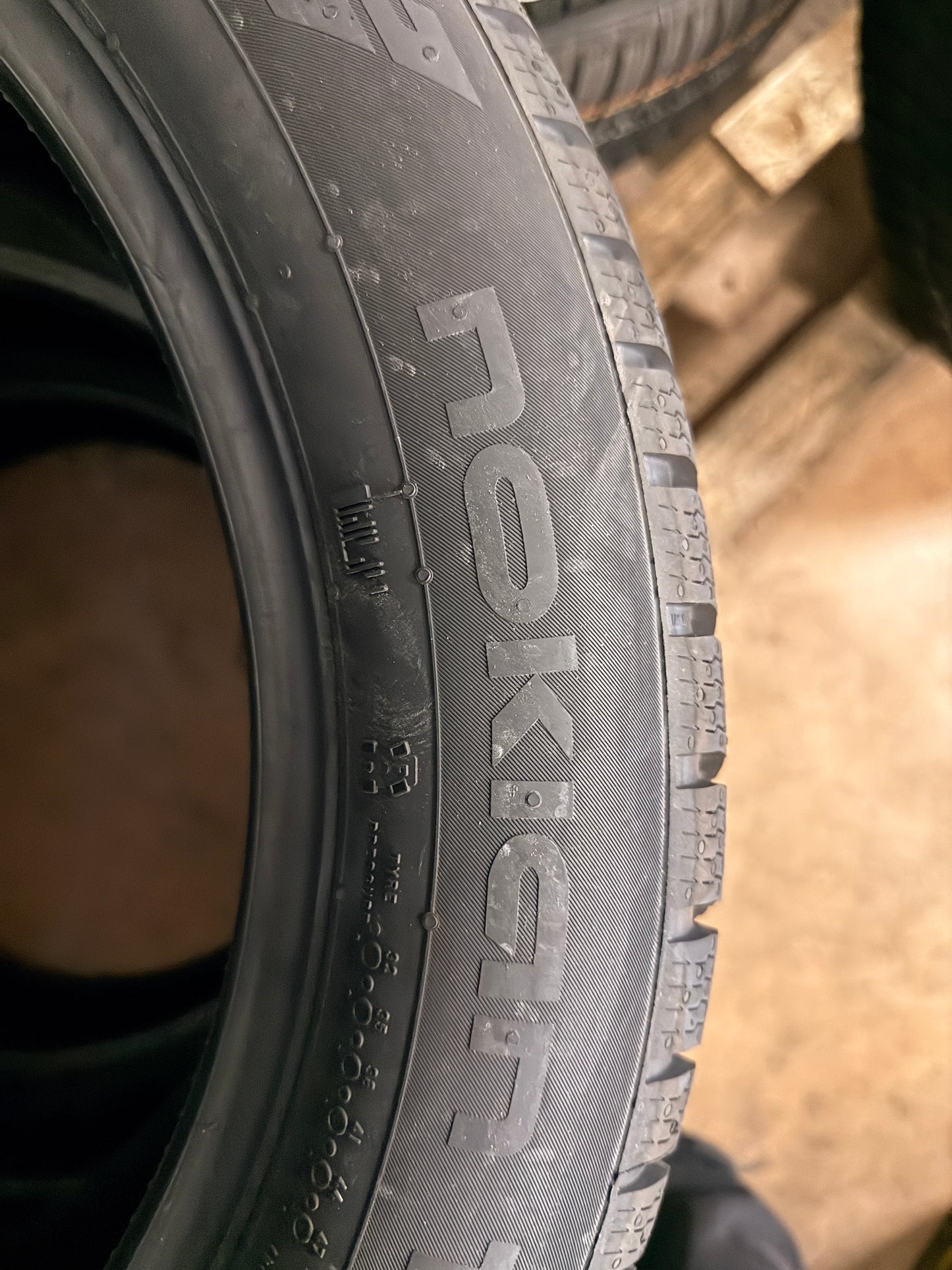 235/50/18 - Invernali - Nokian - DOT 2024 - Nuovo