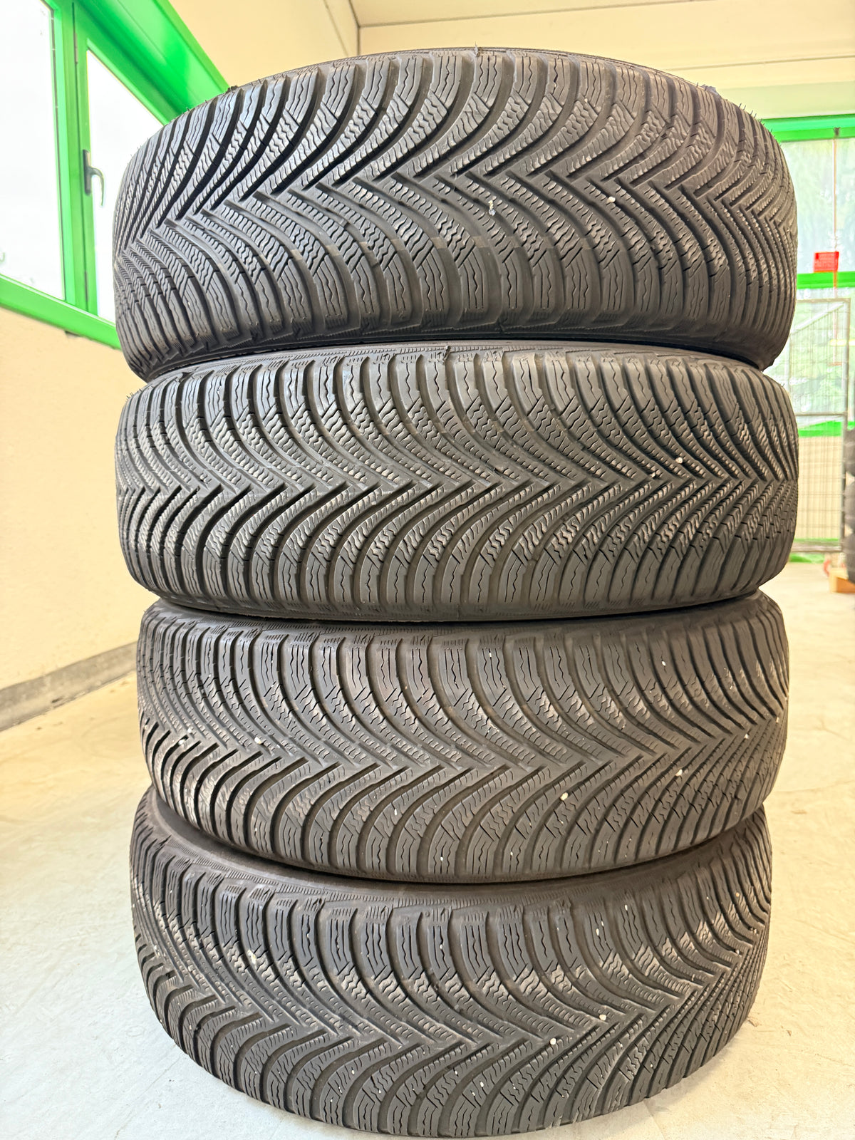 215/65/17 - Invernali - Michelin - DOT 2023 - Usato