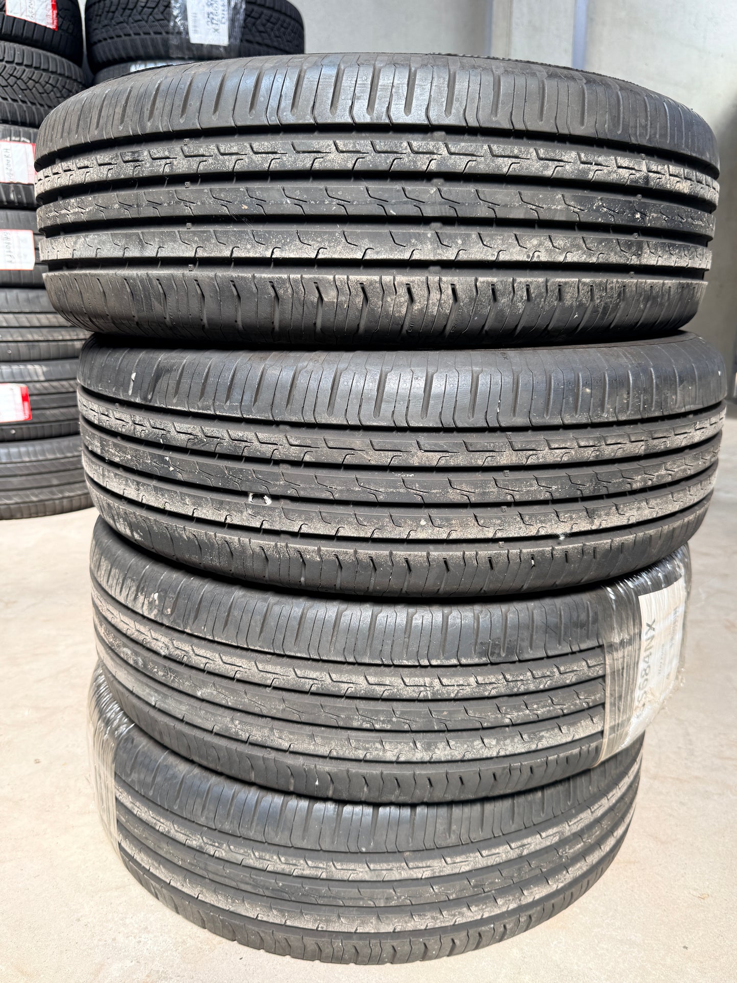 215/65/17 - Estive - Continental - DOT 2023 - Usato