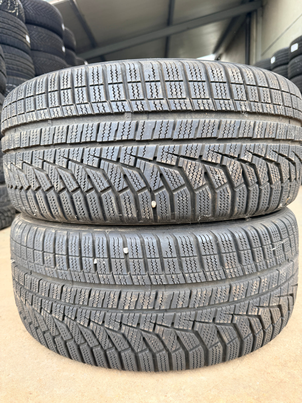 215/45/16 - Invernali - Hankook - DOT 2020 - Usato