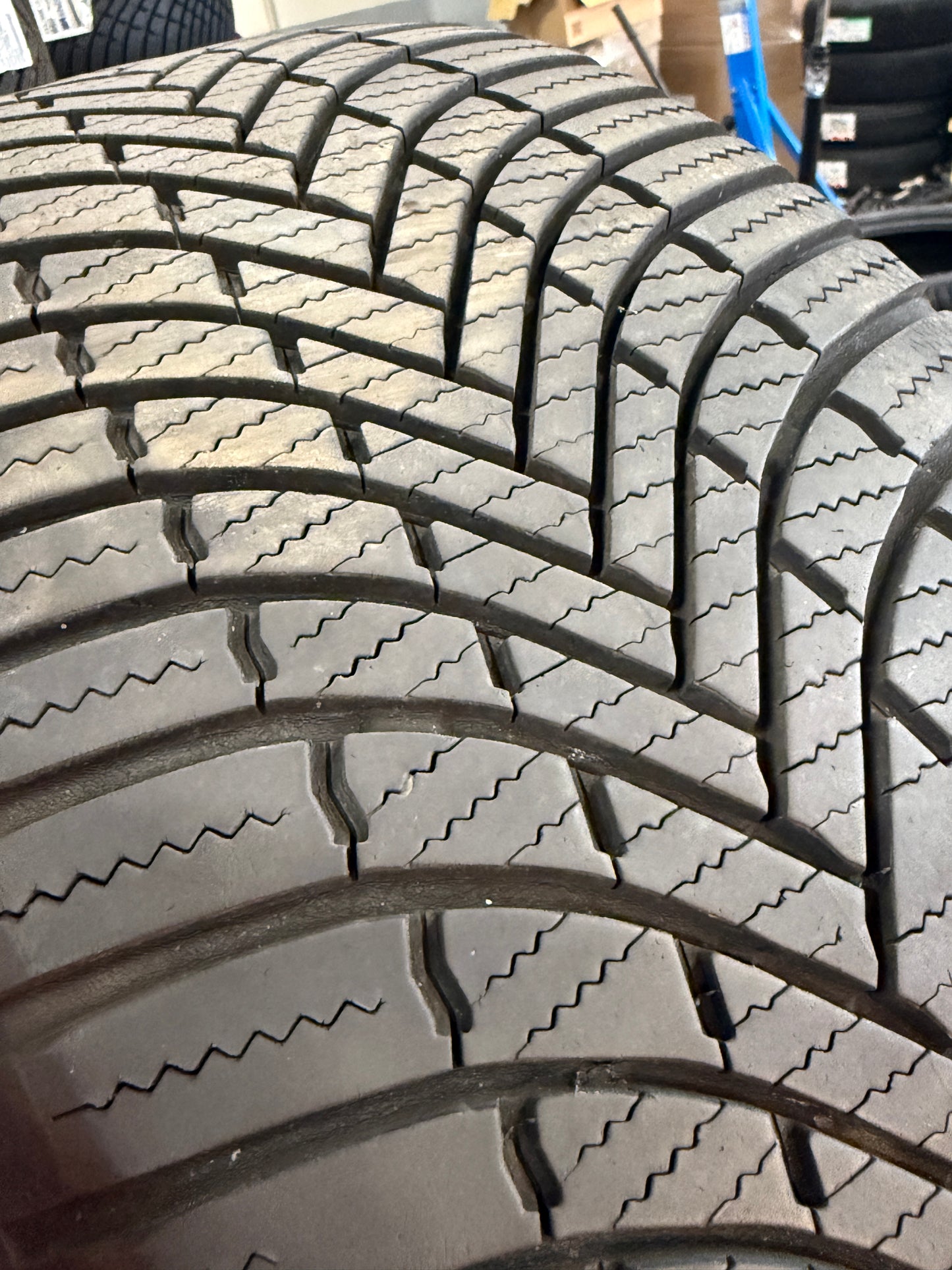 215/55/17 - 4 stagioni - Firestone - DOT 2022 - Usato