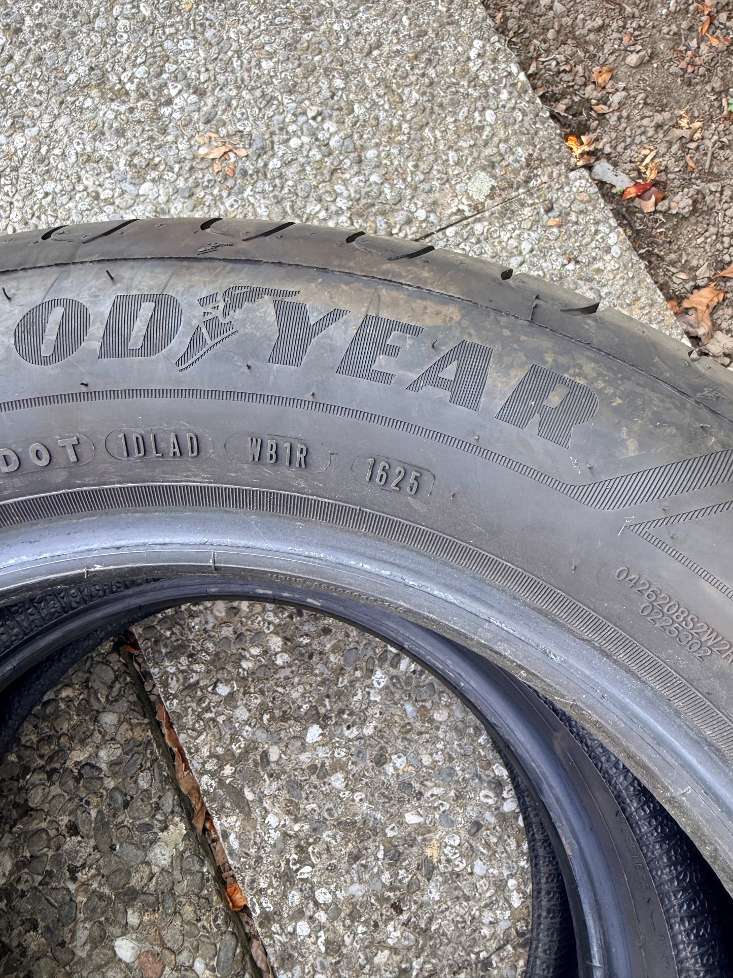 185/65/15 - Estive - Goodyear - DOT 2025 - Usato