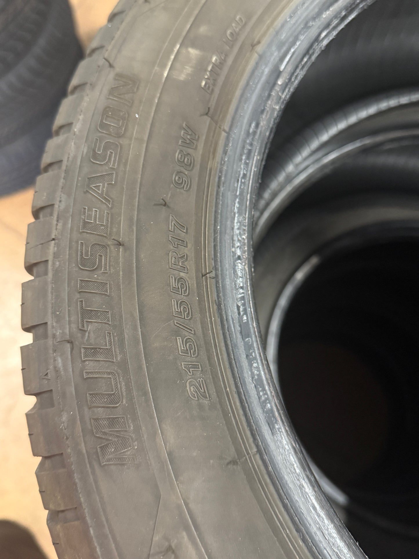 215/55/17 - 4 stagioni - Firestone - DOT 2022 - Usato