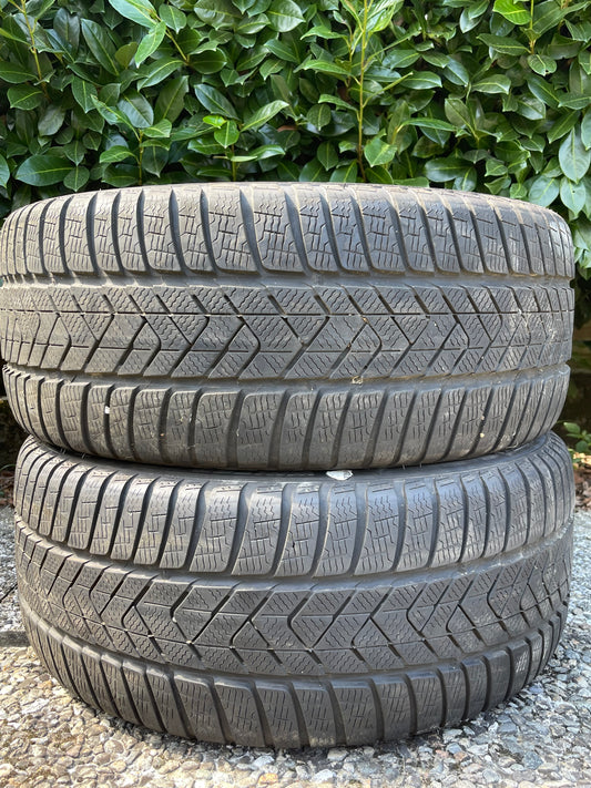 275/40/18 - Invernali - Pirelli RFT - DOT 2017 - Usato