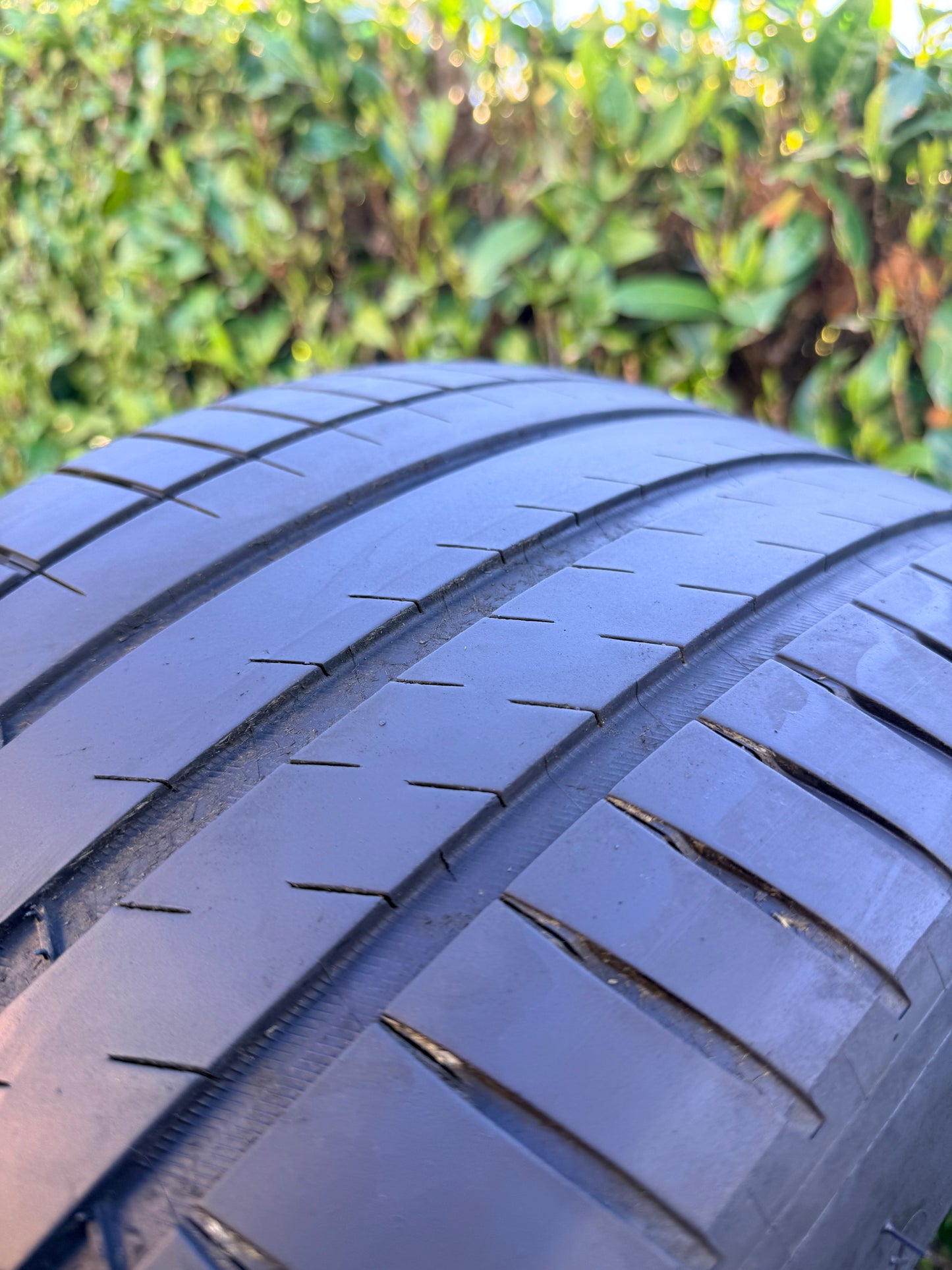 255/40/20- Estive - Michelin EV - DOT 2022 - Usato