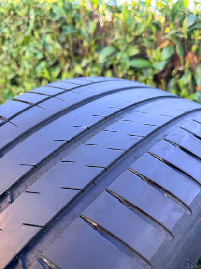255/40/20- Estive - Michelin EV - DOT 2022 - Usato