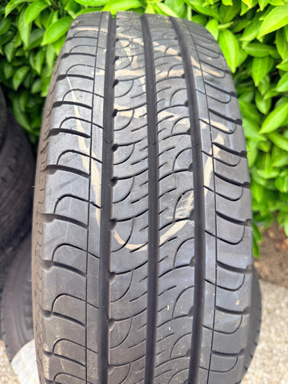 215/75/16C - Estive - Goodyear - DOT da verificare - Usato