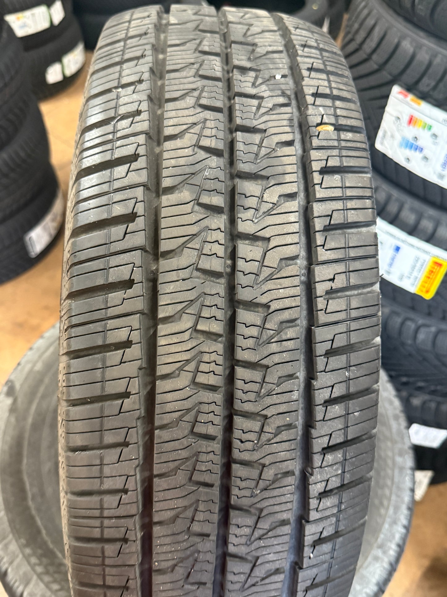 225/70/15C - 4 stagioni - Continental - DOT 2021 - Usato