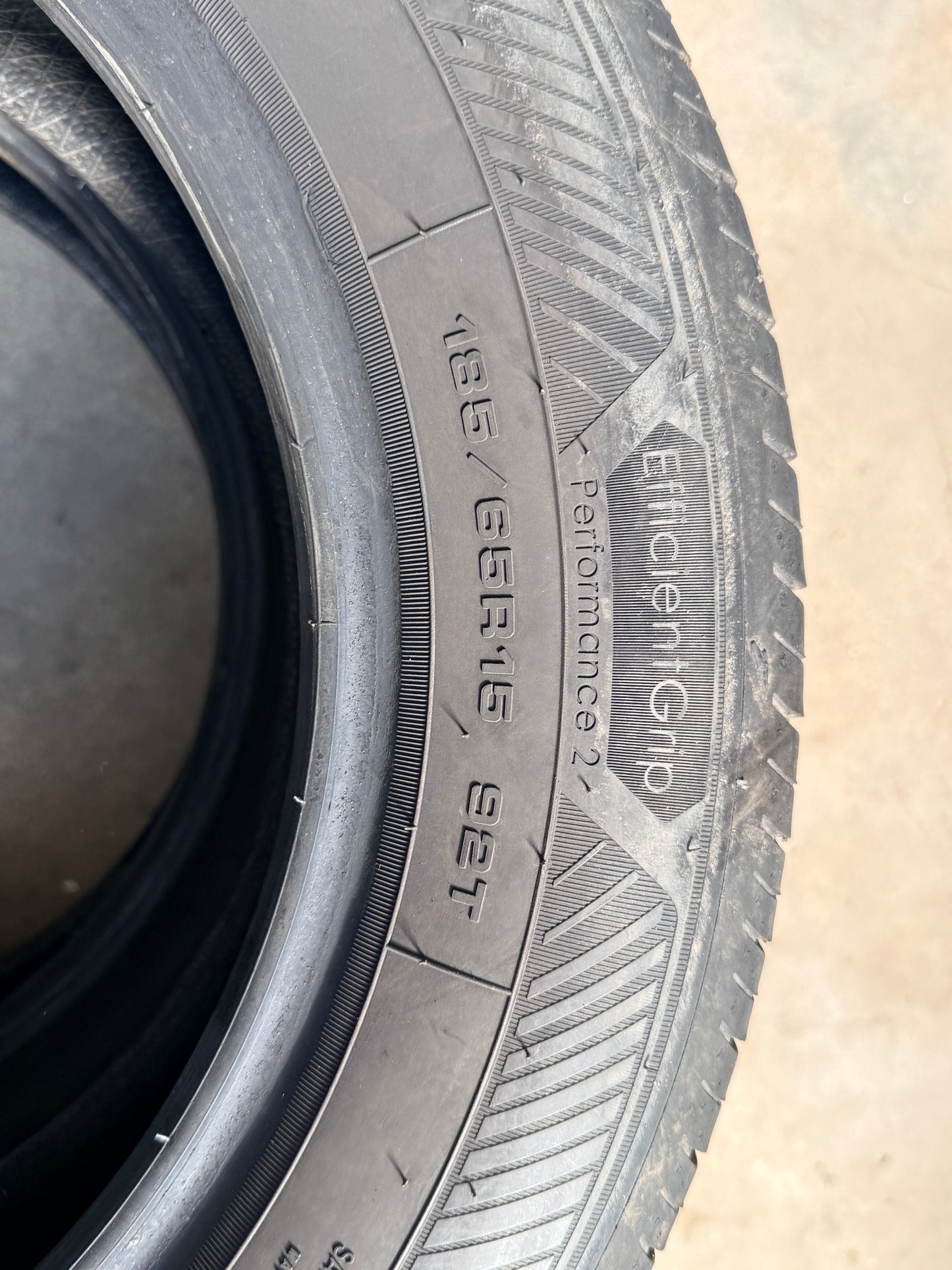 185/65/15 - Estive - Goodyear - DOT 2025 - Usato