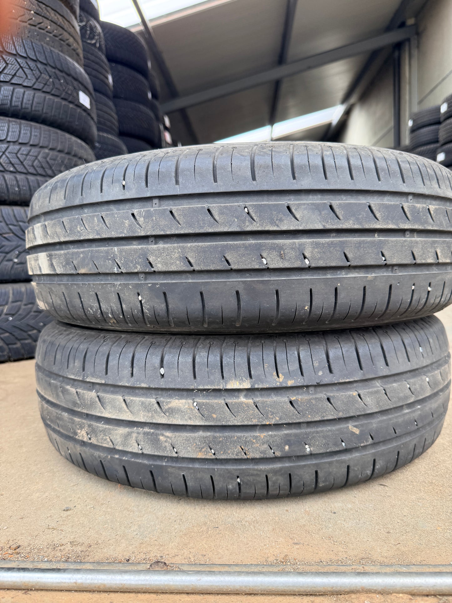 185/65/15 - Estive - Kumho - DOT 2023 - Usato