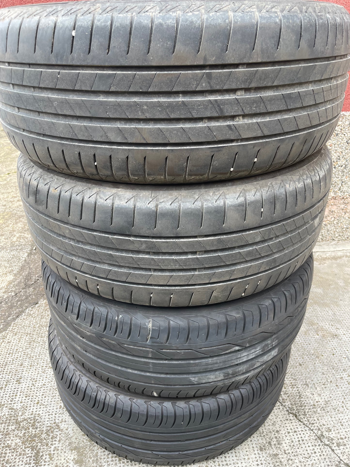 225/50/18 - Estive - Bridgestone - DOT 2017 - Usato